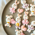 Laste magustoidud karakteriga tüdrukute vahukommid