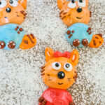 Laste magustoidud karakteriga laste lemmikud vahukommid