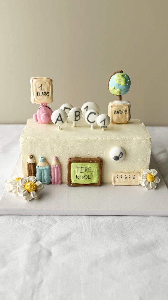 Portfoolio lastetort vahukommidega