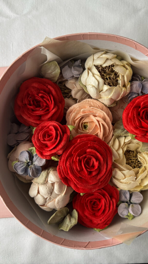 Portfoolio luksuslik kinkekarp sefiirililledega