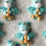 Laste magustoidud karakteriga vahukommi draakonid poistele