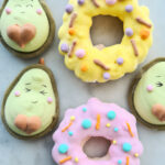 Laste magustoidud karakteriga naljakad vahukommid