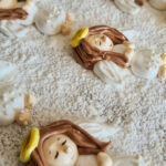 Laste magustoidud karakteriga vahukommi inglid