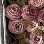 Sefiirililleaed kinkekarp sefiiriroosidega