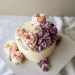 Sefiirililleaed lileline tort sefiirilillledega naisele