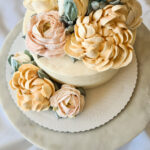 Sefiirililleaed sefiirililledega kaetud sünnipäevatort