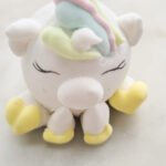 Laste magustoidud karakteriga ukssarvik magustoit