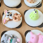 Laste magustoidud karakteriga tassikoogid lastele